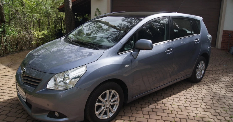 Toyota Verso cena 33900 przebieg: 238000, rok produkcji 2010 z Gryfice małe 436